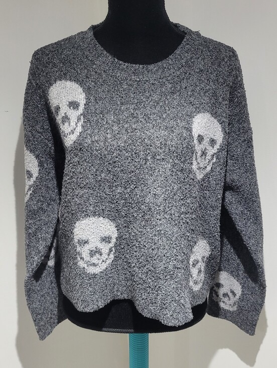 Source Unknown Sweaters - Women's Gray Skull Pattern Crewneck Sweater Medium Monochrome Comfy Knit